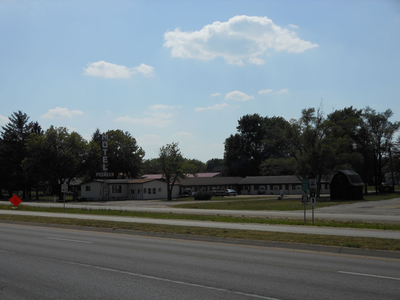 Pioneer Motel