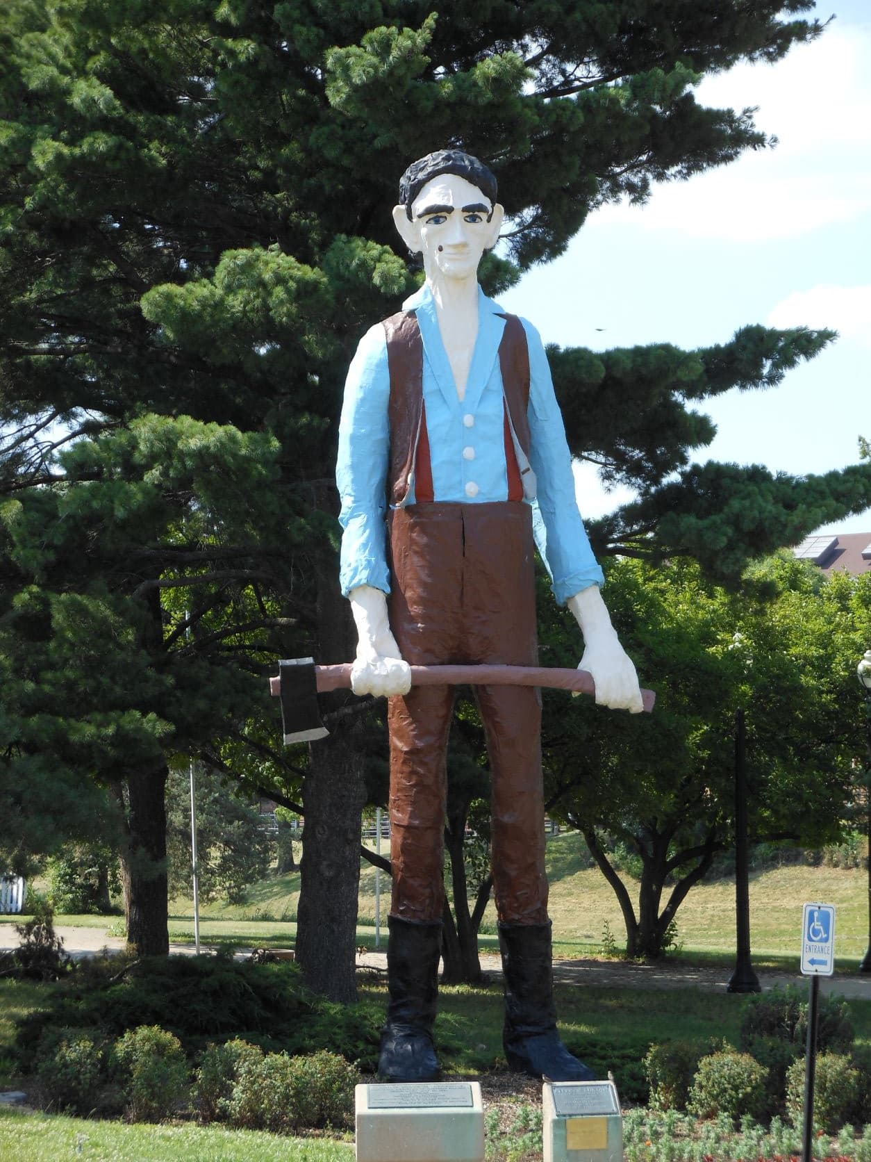 Giant Abe Lincoln