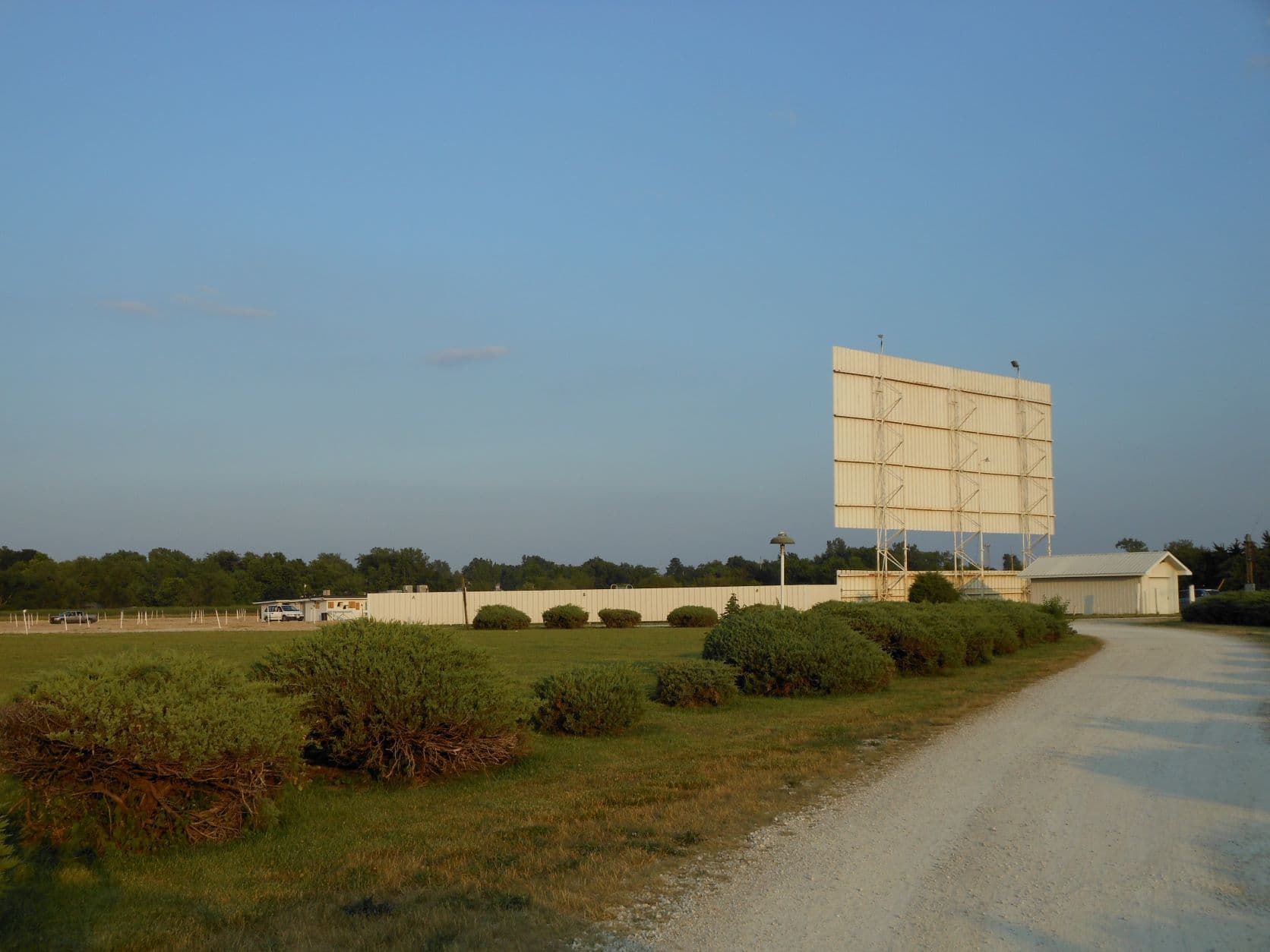 Litchfield Skyview Drive-In - Drive-In screen