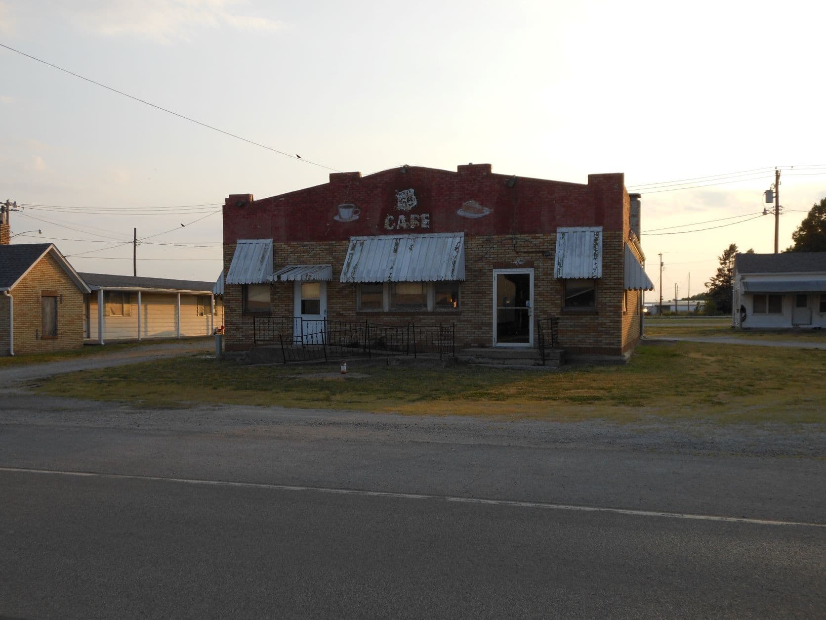 Exterior of the Route 66 Cafe in Litchfield, IL