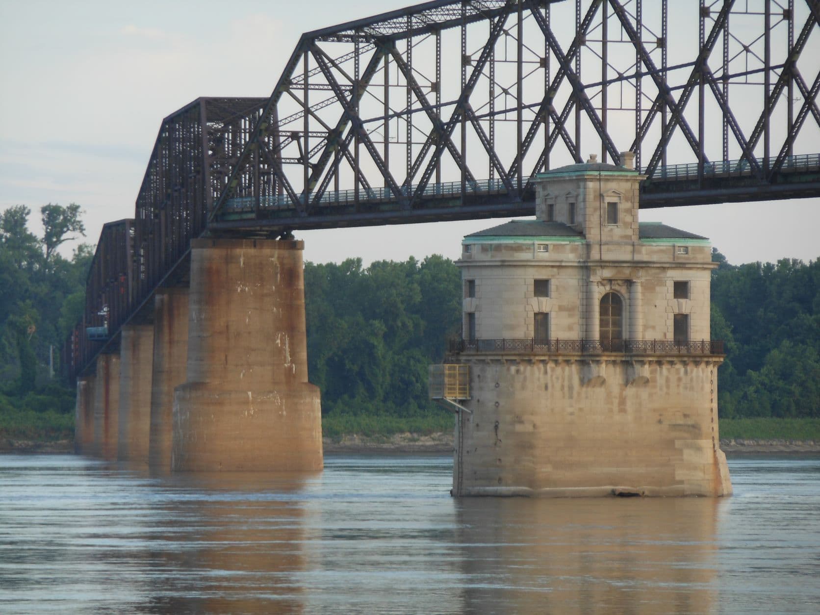 Chain of Rocks Bridge - From the East river bank downriver