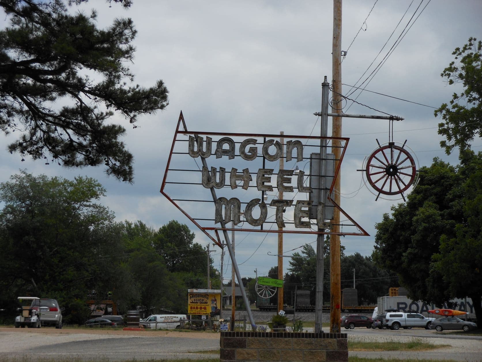 Cuba, MO - Wagon Wheel Motel Sign