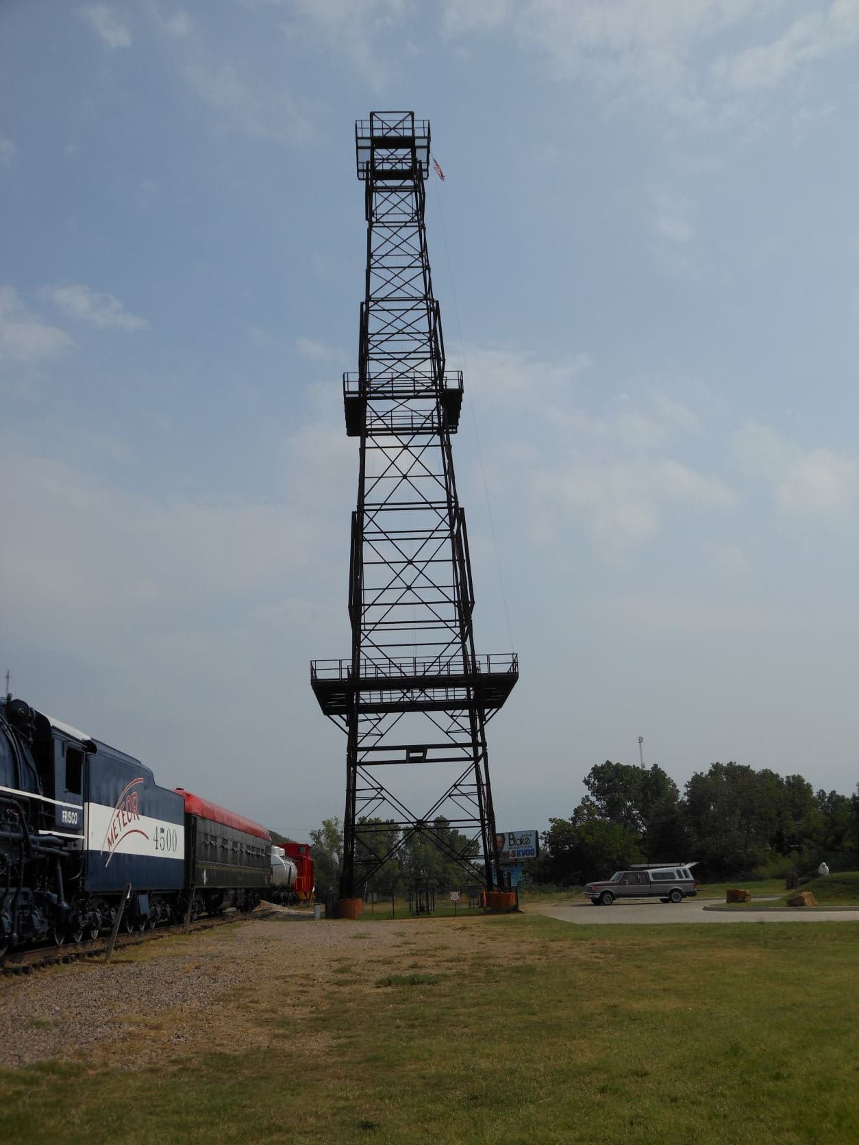 Sapulpa, OK - Texas Oil Derrick