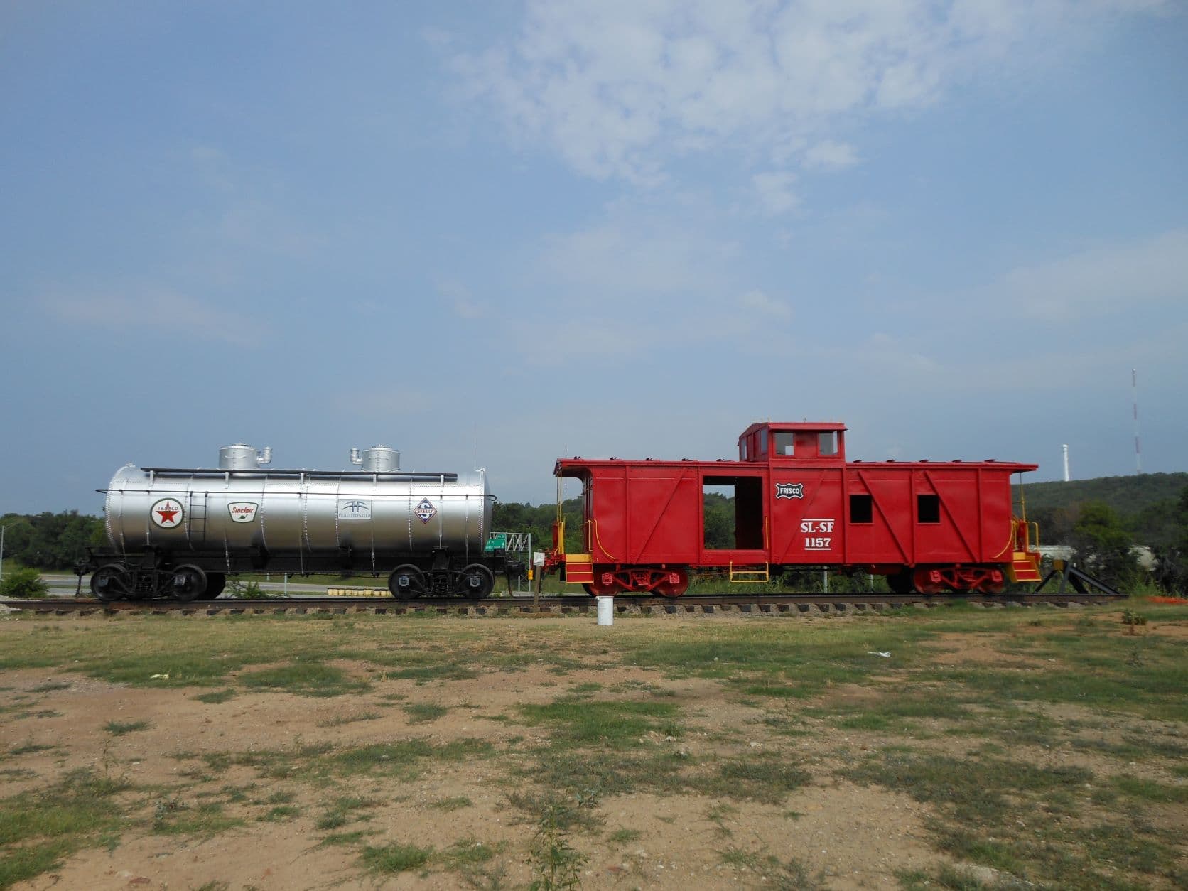 Sapulpa, OK - Tanker and Frisco caboose