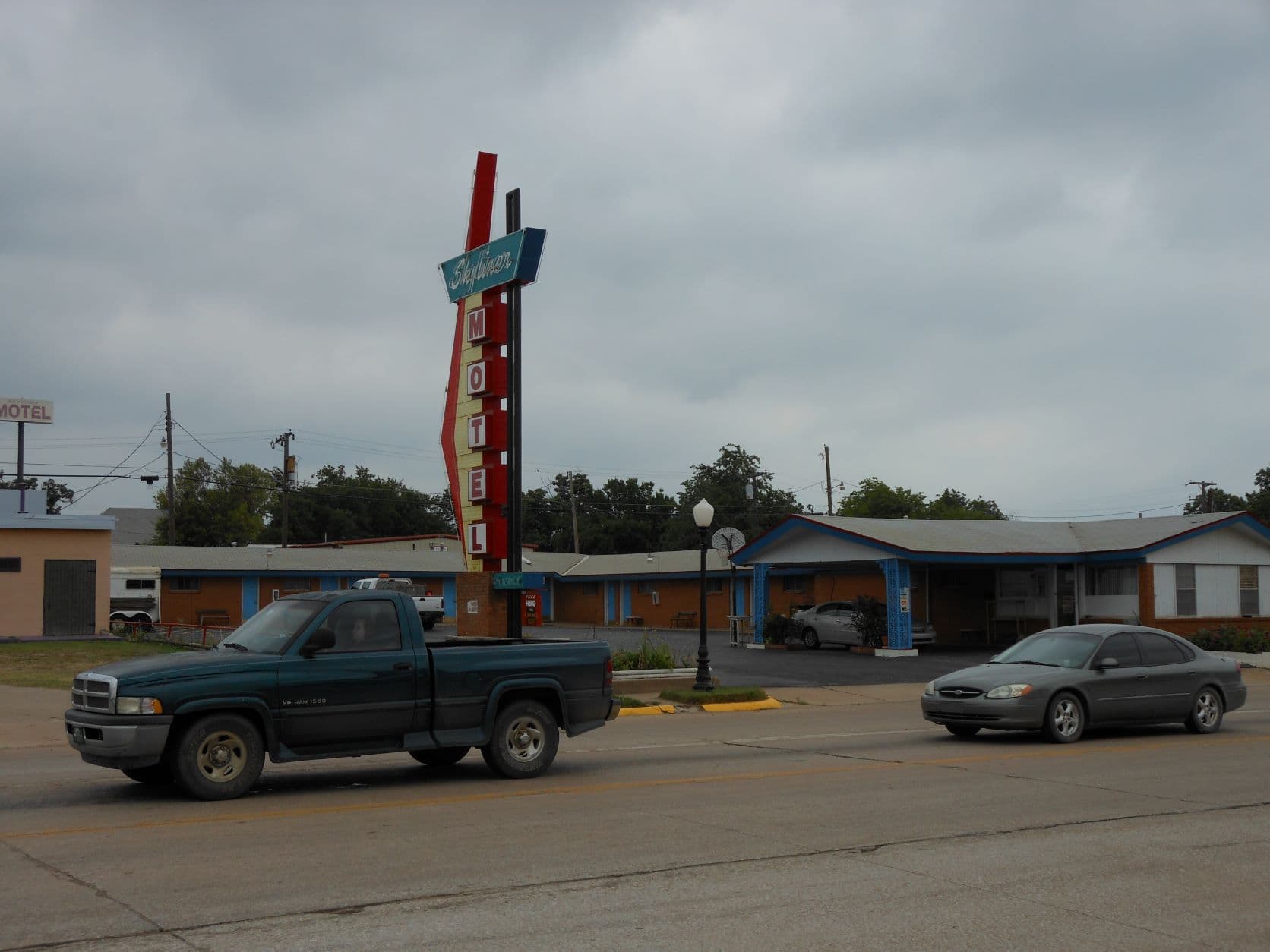 Stroud, OK - Skyliner Motel
