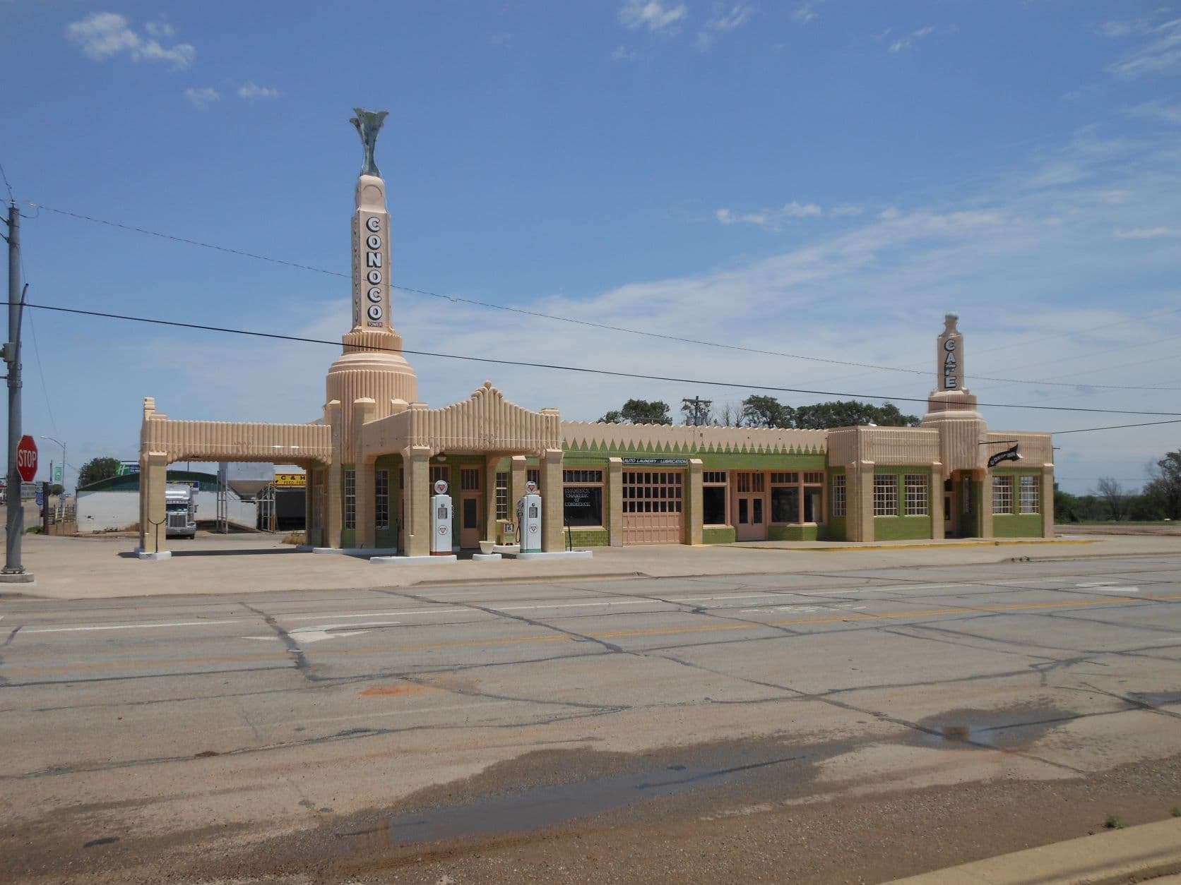 Shamrock, TX - Tower Service Station and U-Drop Inn