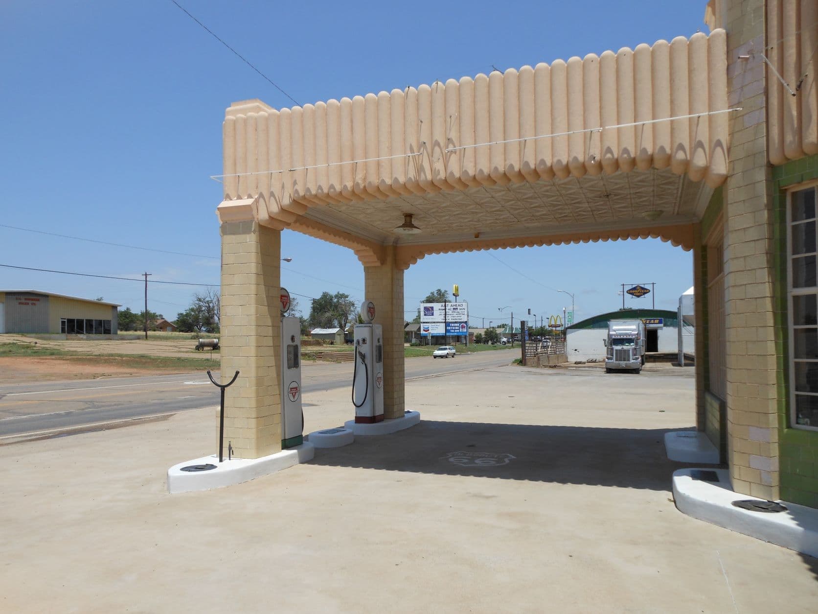 Shamrock, TX - Tower Service Station and U-Drop Inn