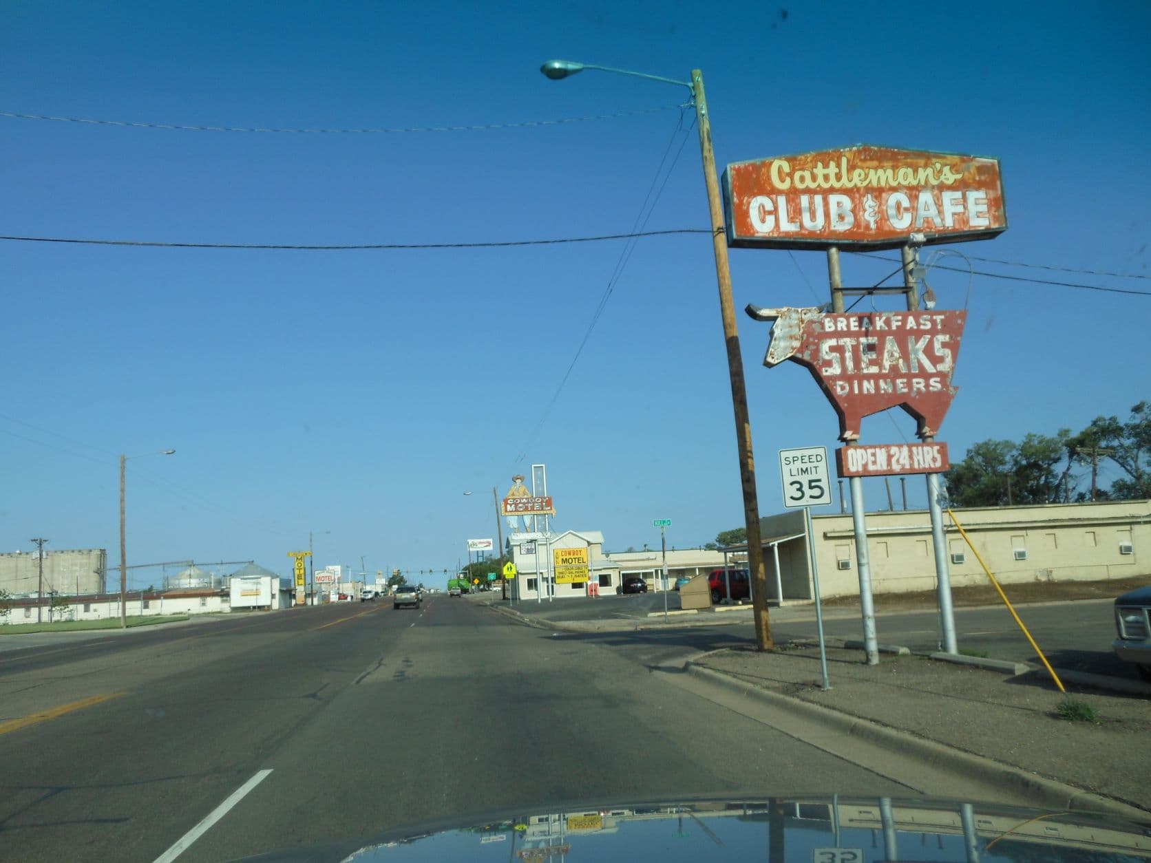 Amarillo, TX - Cattleman's Club & Cafe sign