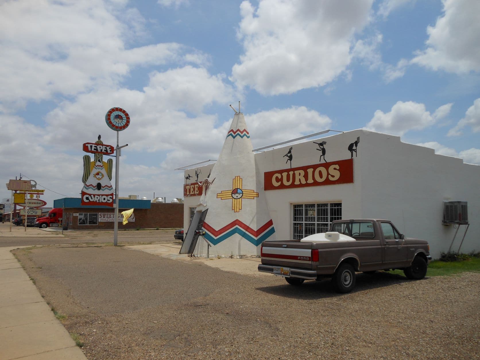 Neon sign photograph from New Mexico Route 66
