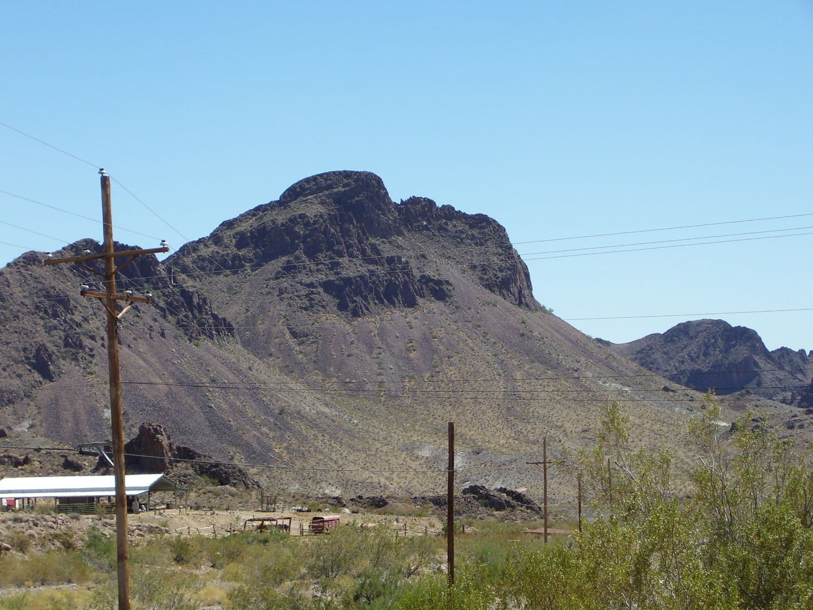 Desert mountain - Road to Amboy, CA