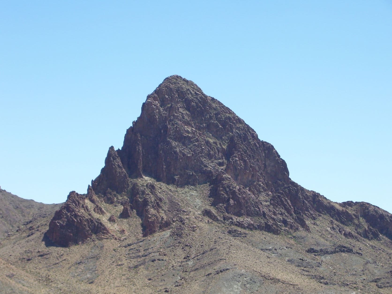 Desert mountain - Road to Amboy, CA