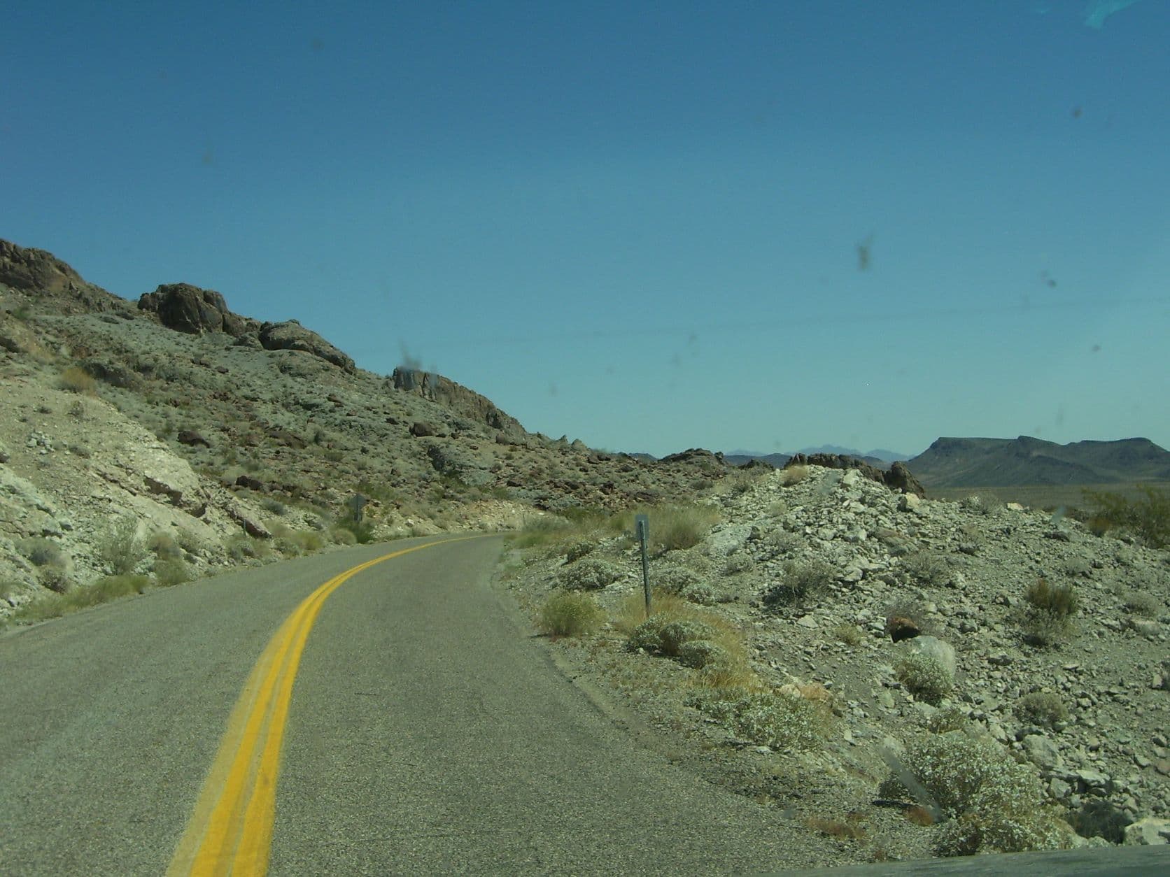 Mountain road - Road to Amboy, CA