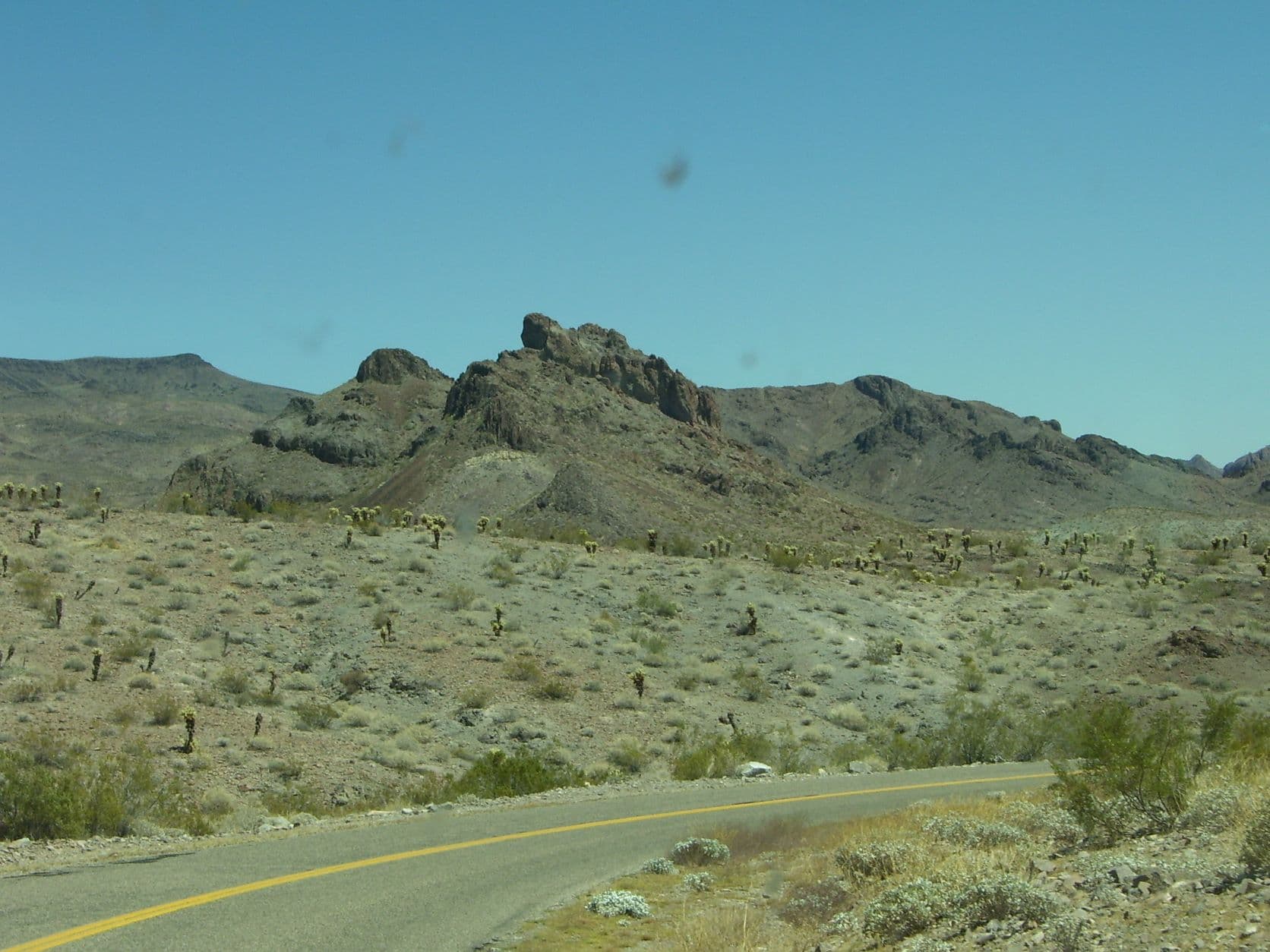 Mountain road - Road to Amboy, CA