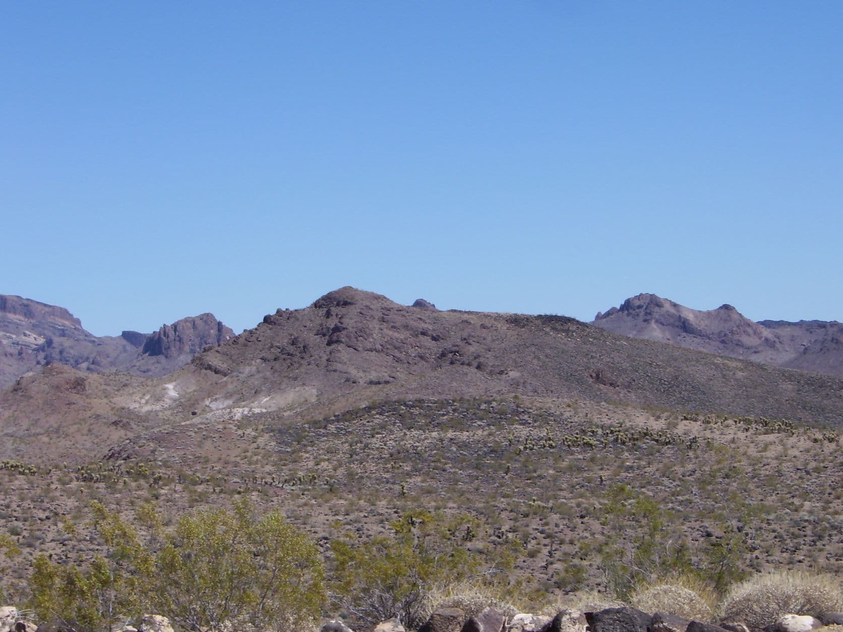 Desert mountain - Road to Amboy, CA