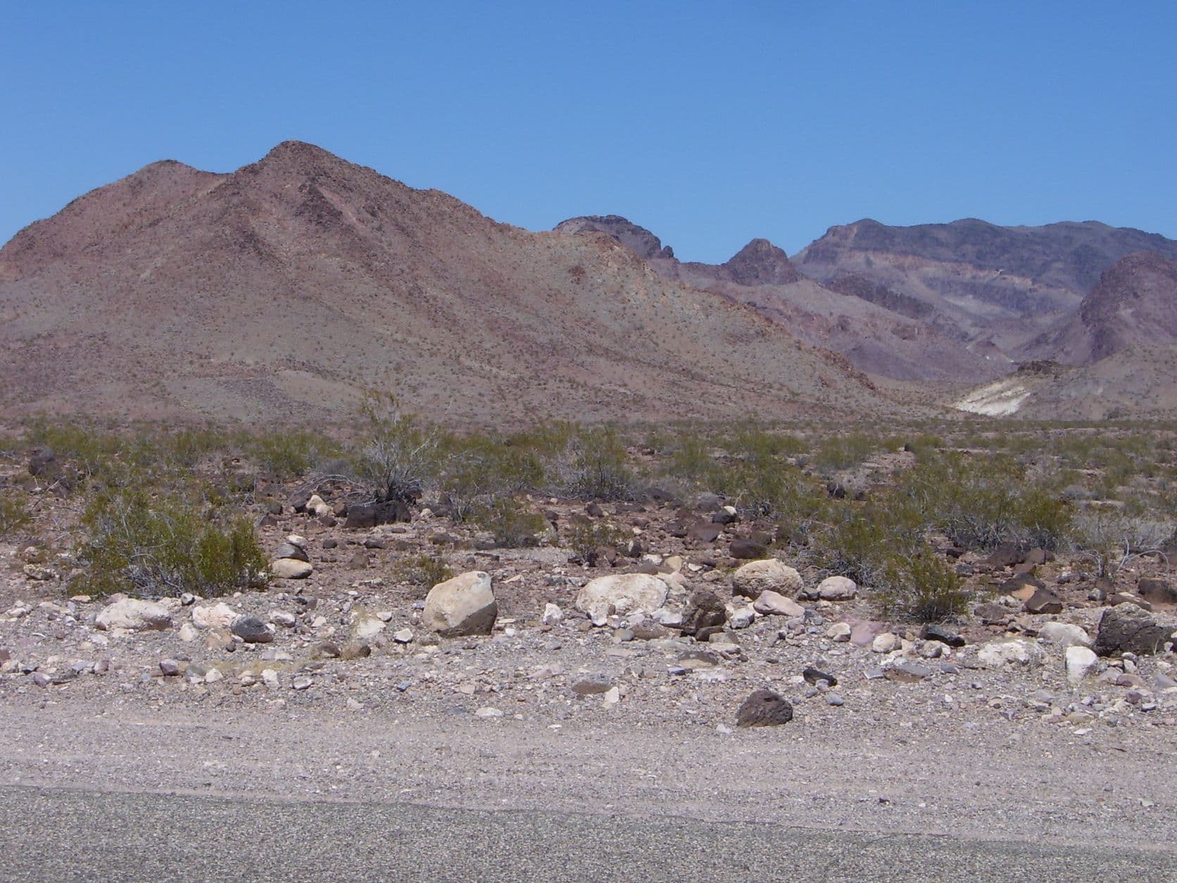 Mountain road - Road to Amboy, CA