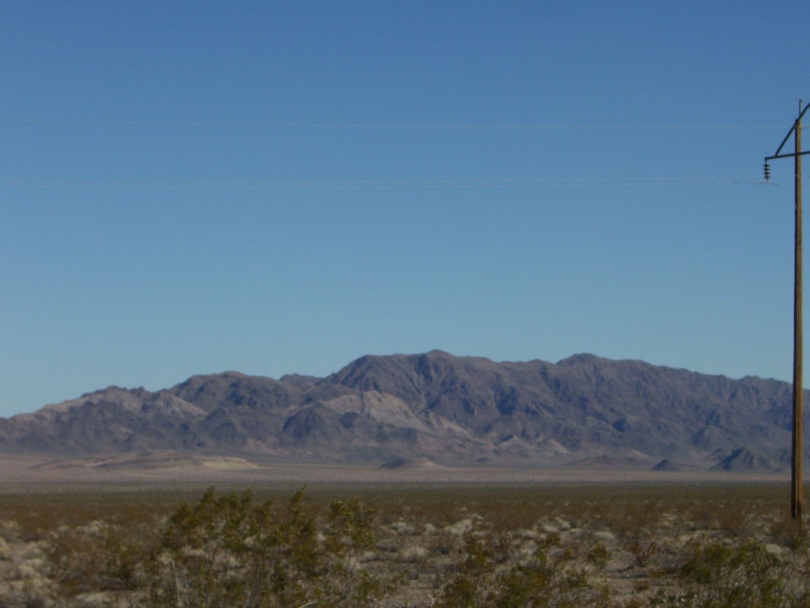 Desert mountains - Road to Amboy, CA