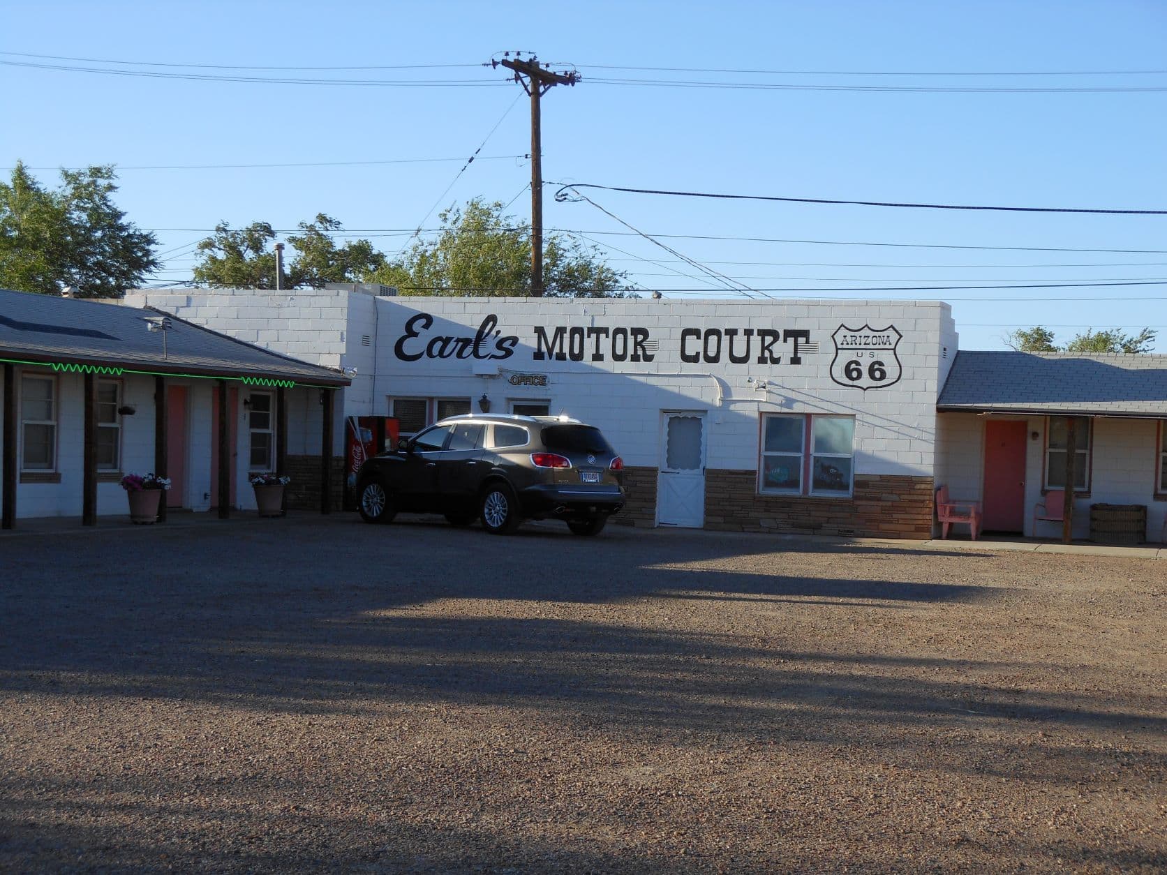 Earl's Motor Court - Winslow, AZ