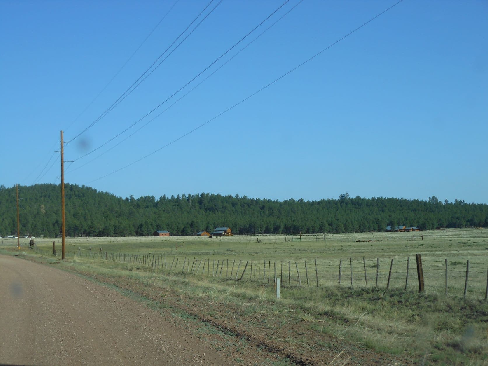 Route 66 turns to gravel road - Road to Williams, AZ