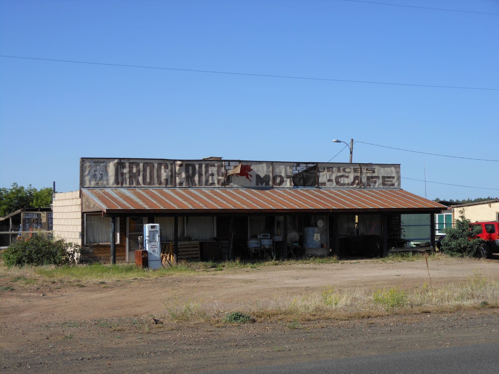 Maurice's Motel-Cafe - Road to Williams, AZ