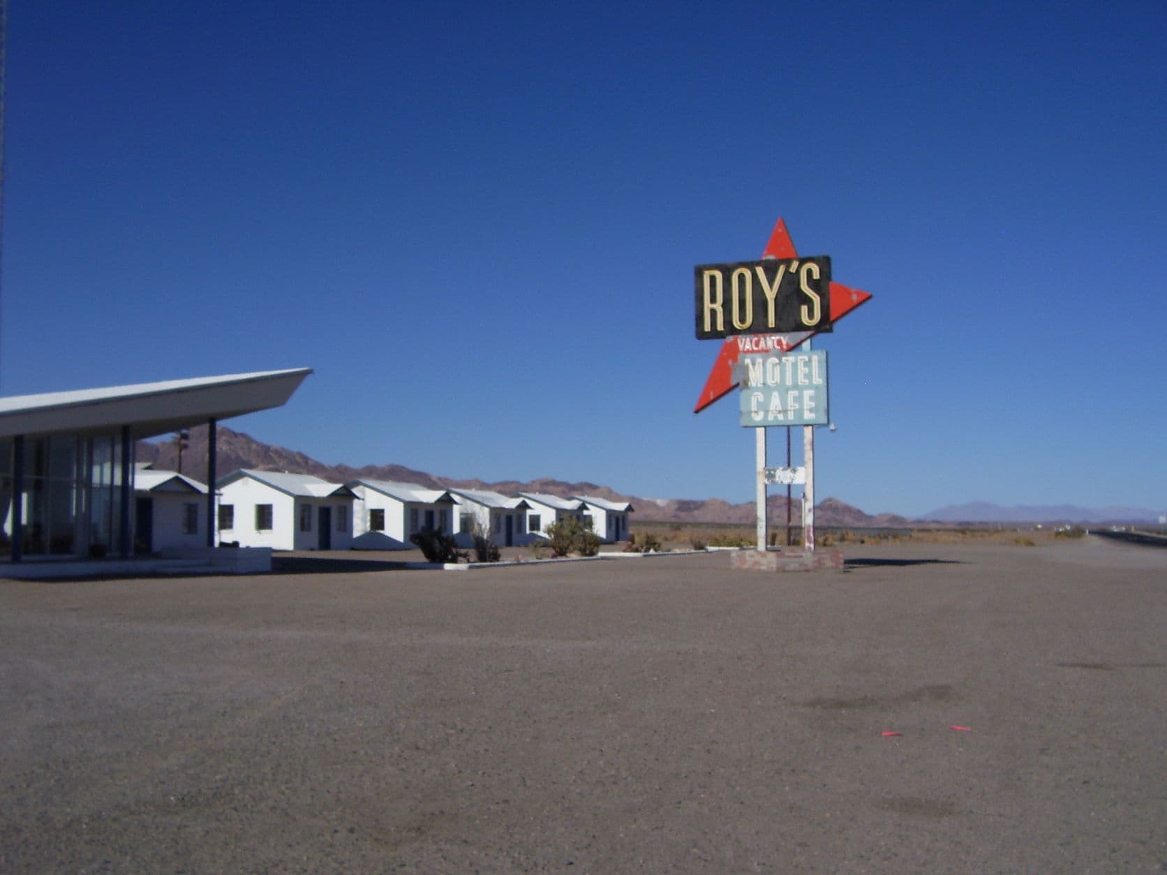 Roy's Motel-Cafe - Amboy, CA (Now restored!)